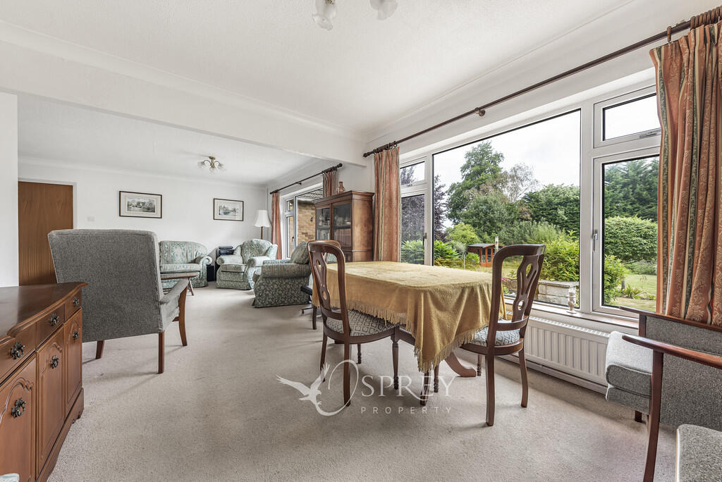 Living/Dining Roo...