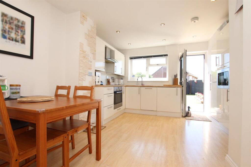 Kitchen Dining Room.JPG