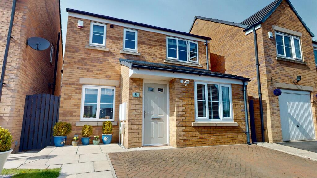 6-Asquith-Mews-04292025_135149.jpg
