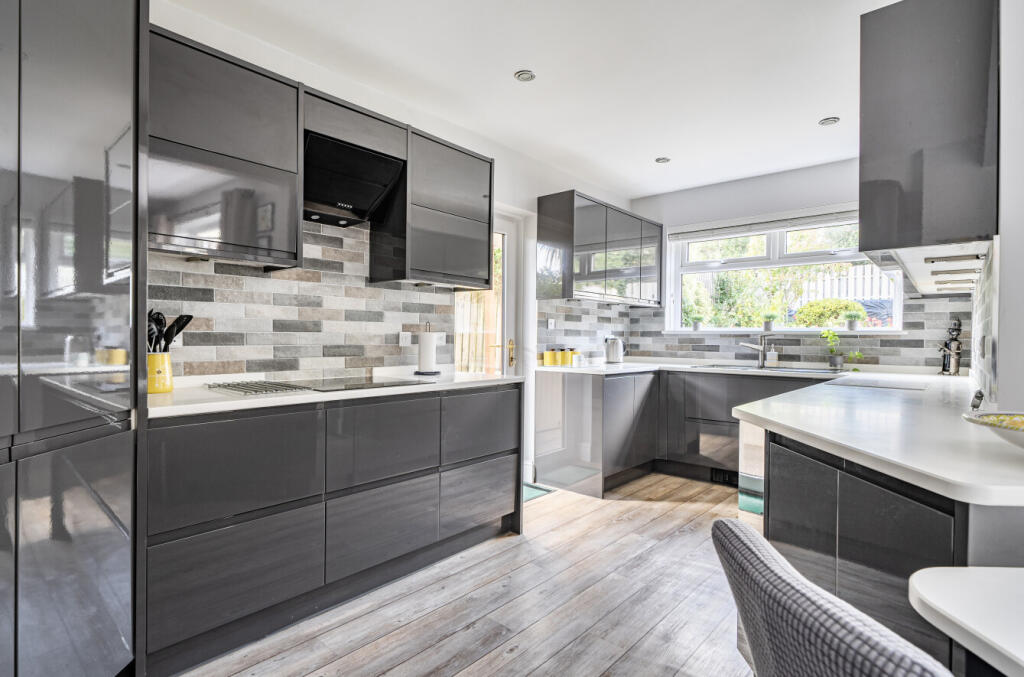 1363621-17-68e3be...