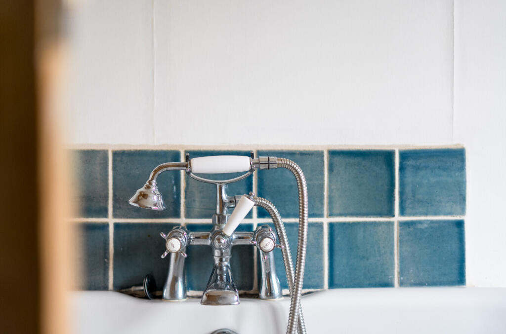 1387282-12-6931b1...