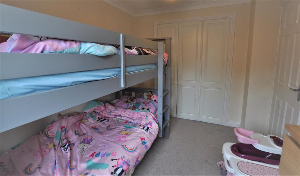 Bed2a.JPG