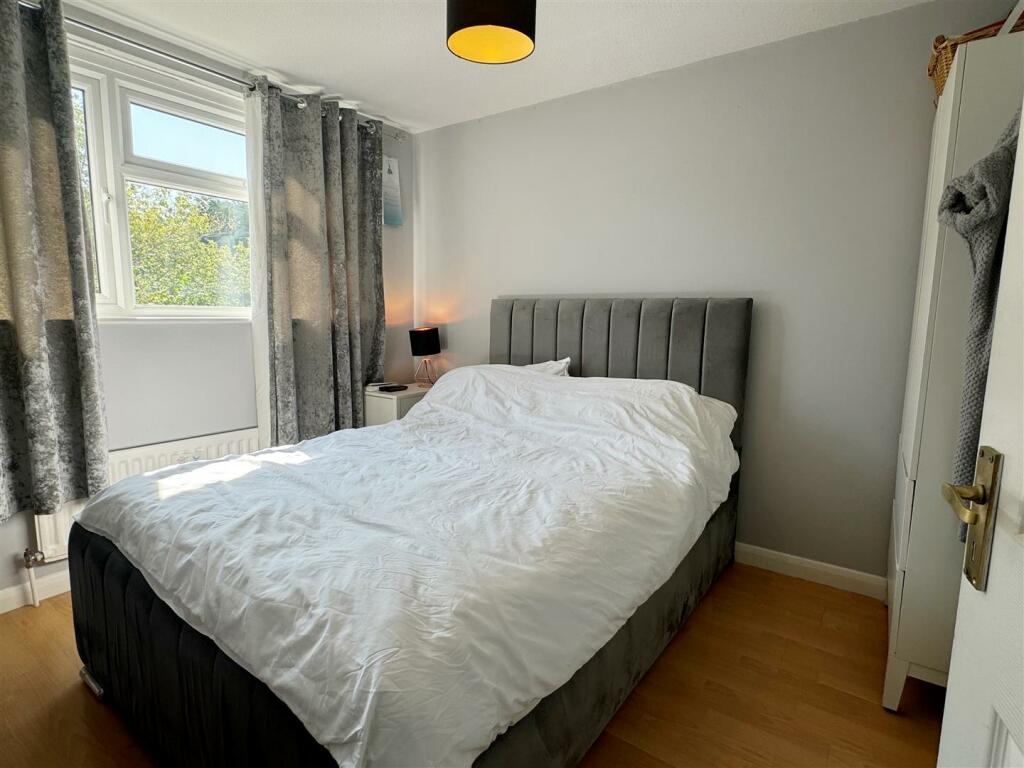 Bed 3.JPG