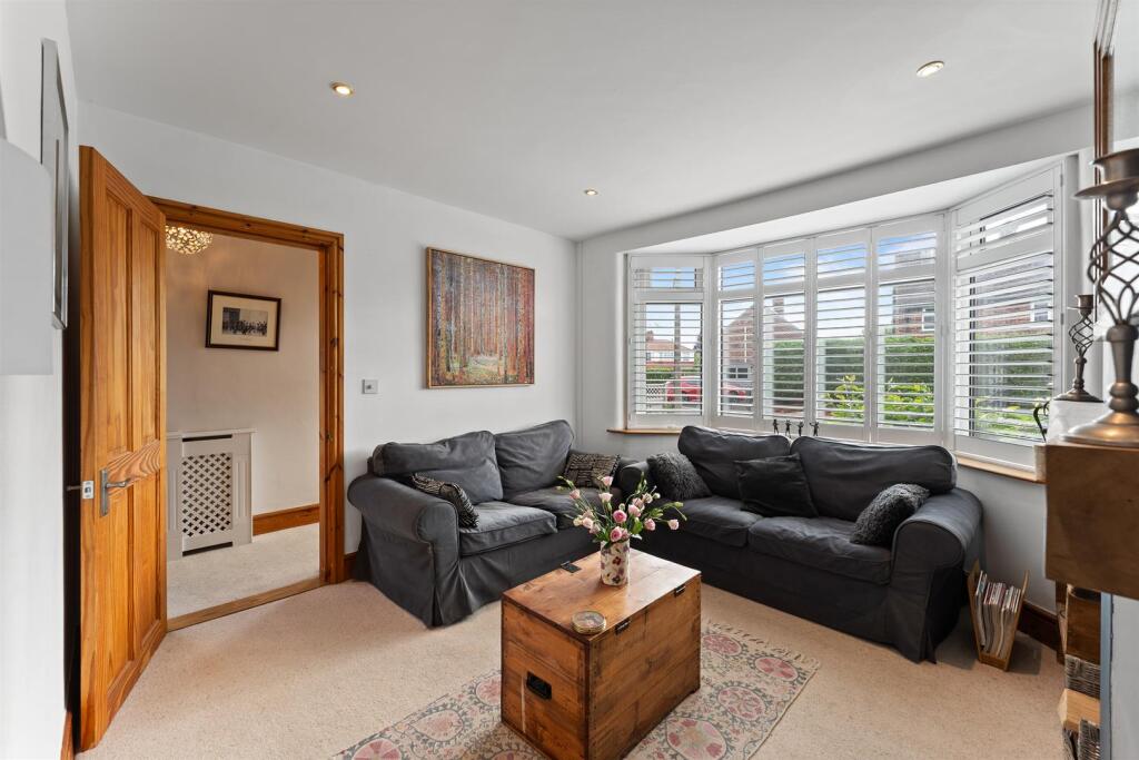 10 Rayleigh Avenue, Cheshire._-11.jpg