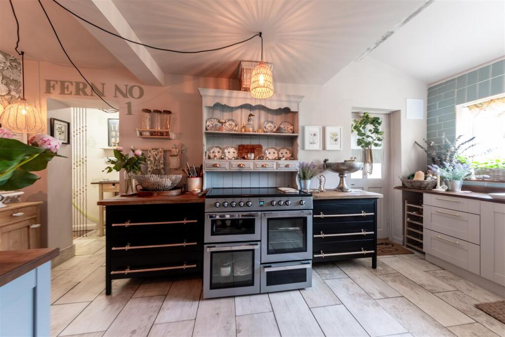 Fern Cottage-002.jpg