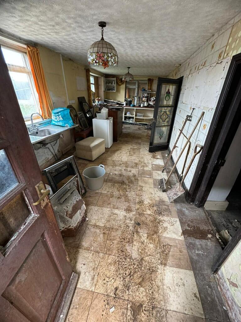 3ef692c1-9561-4d1...