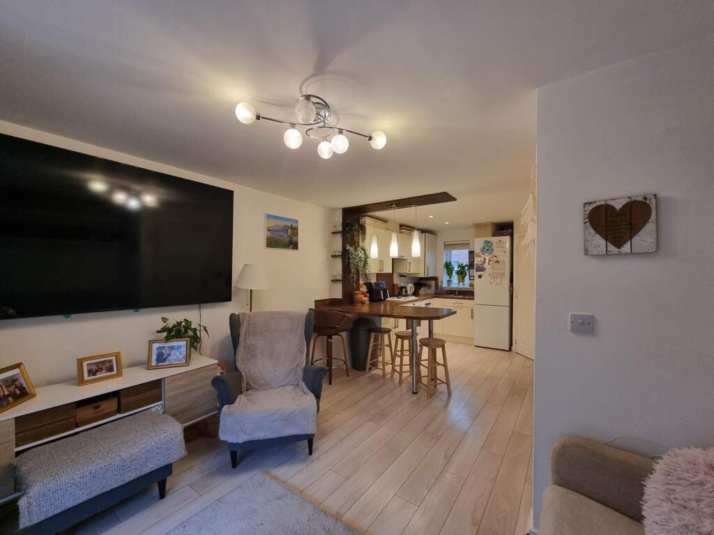 Open Plan Kitchen / Lounge