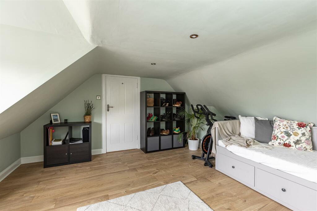 10 Roxburgh Place Galashiels 36.JPG