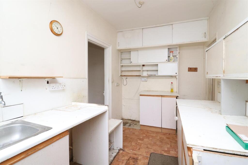 kitchen 2.JPG