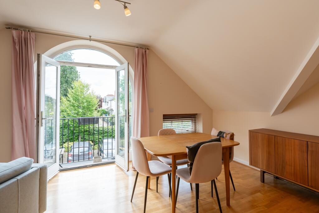 36 Wooldridge Court-07300