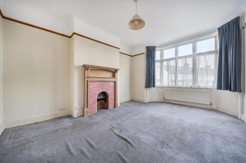 Front Bedroom.jpg