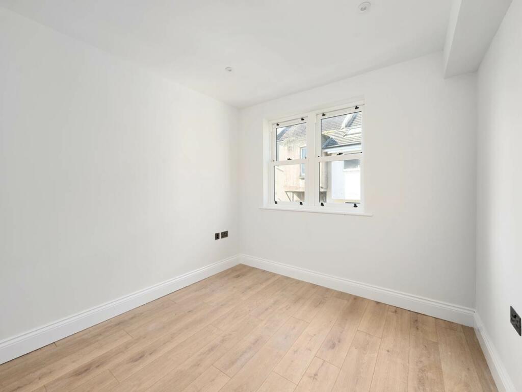 flat 8 - bed1