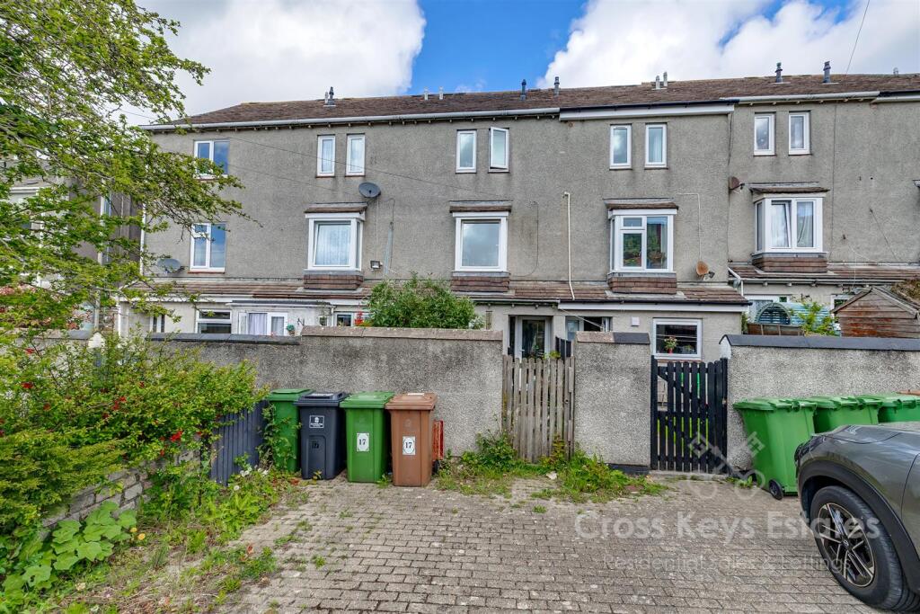 Garden/ Off Road Parking