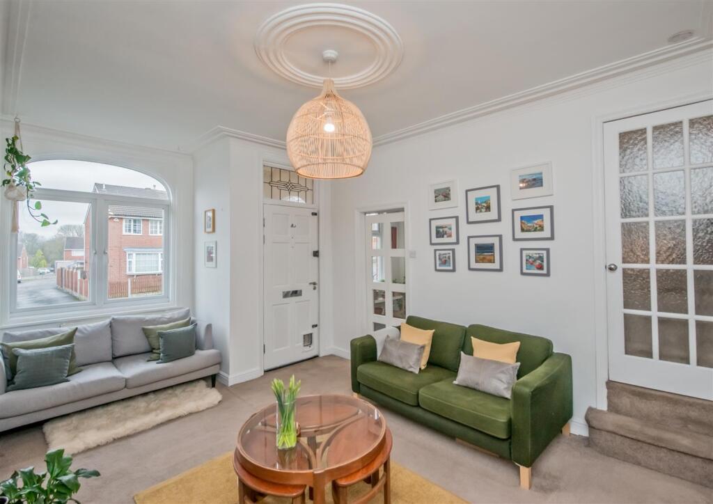 Living Room: