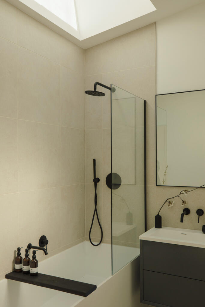 263585 - a0OP6000005BrFqMAK_N12_webres.jpg