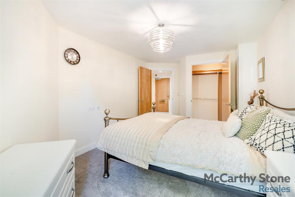 8654543-interior16.jpg