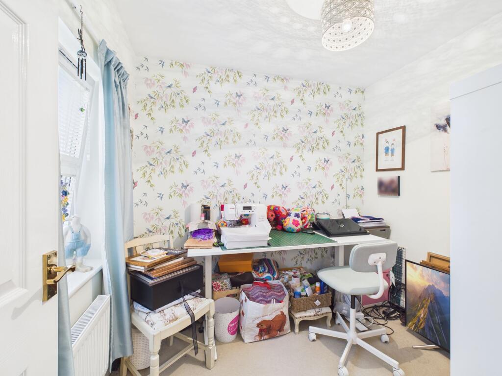 BEDROOM 4