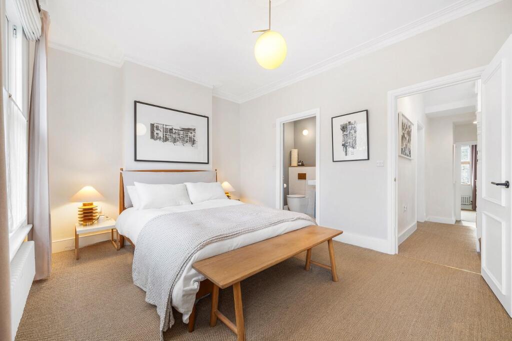 Prinicpal Bedroom (2).JPG