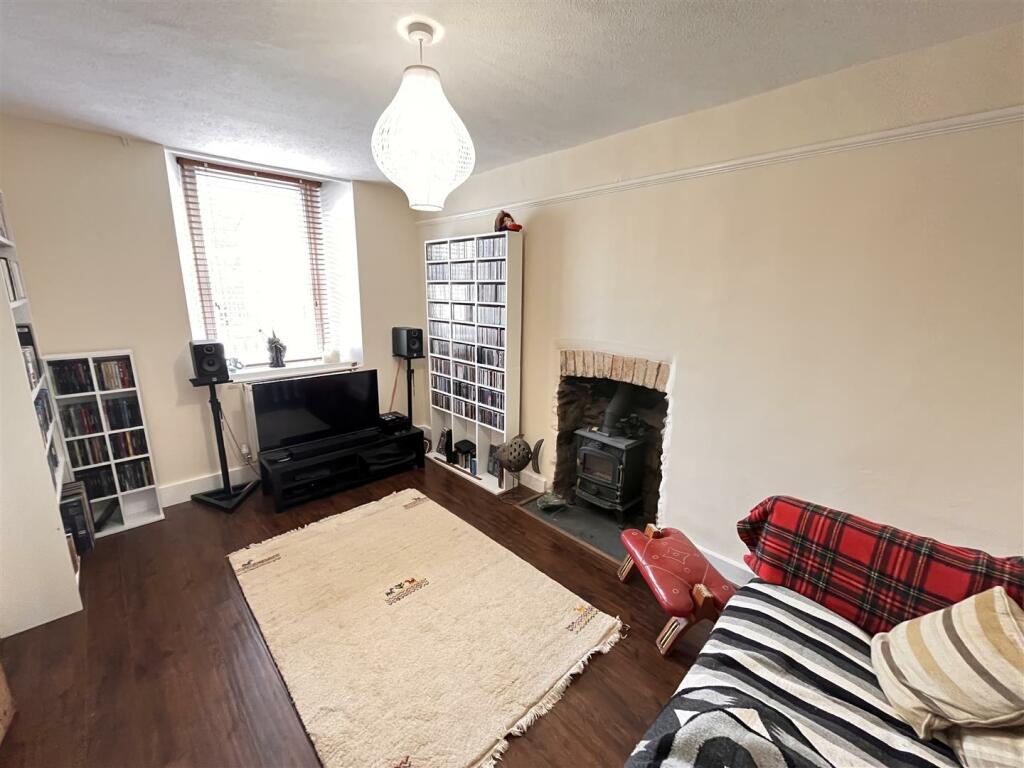 sitting room.JPG