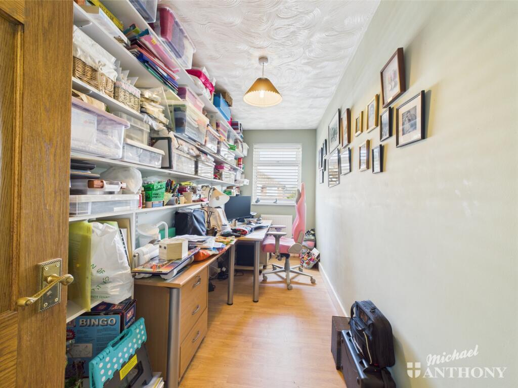 CAM03218G0-PR0629-STILL016