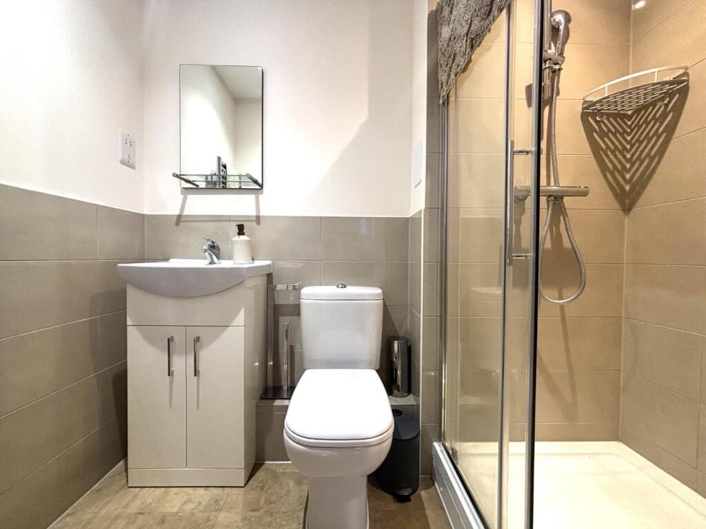 Ensuite.jpeg