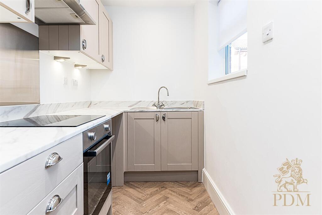 26 Chippendale Lenton Nottingham NG7 1HB