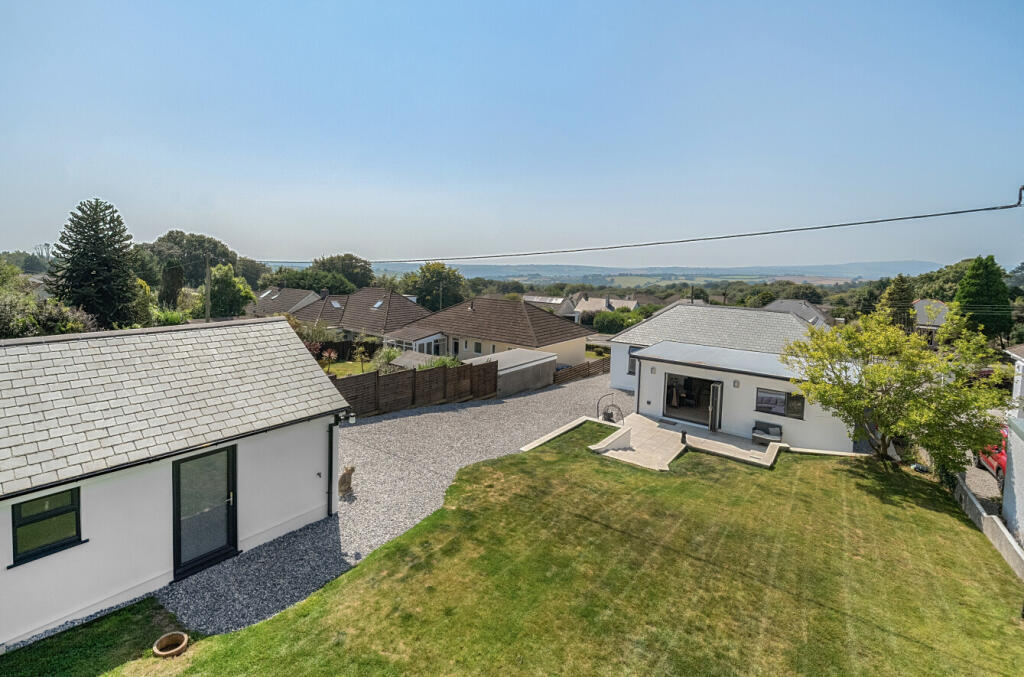 1339869-3-689b74f...