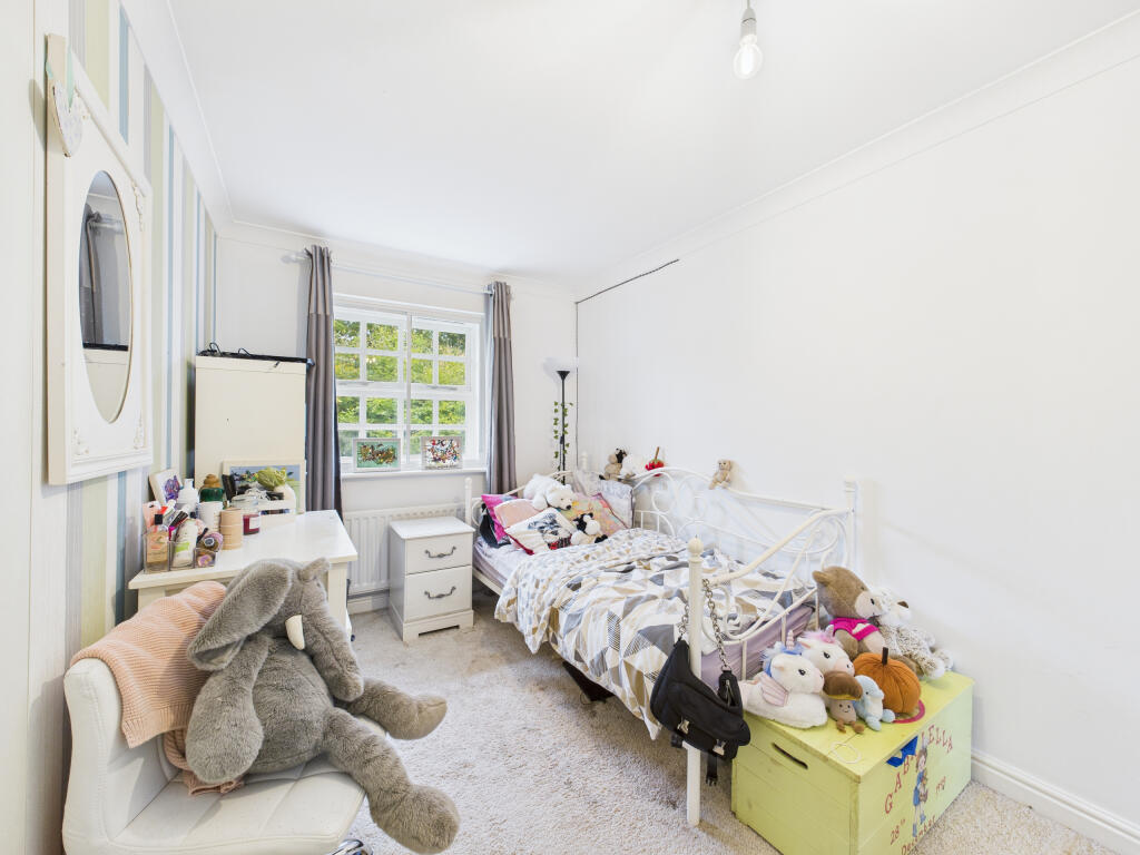 CAM01354G0-PR0601-STILL030