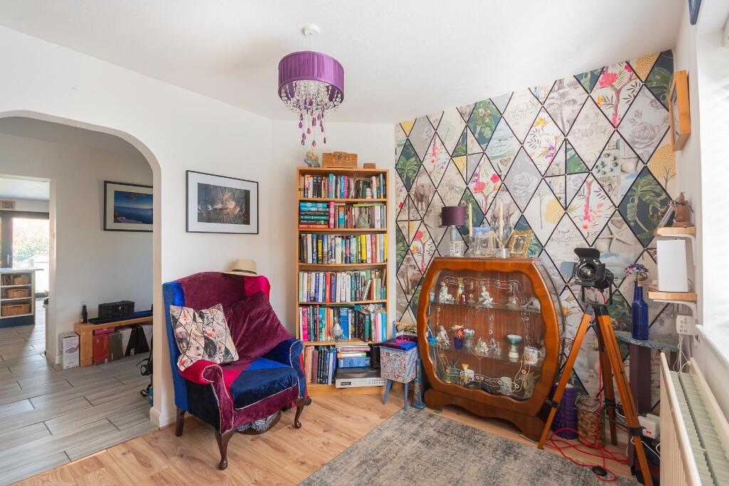 0B2TRCS - Sitting Room B.jpg