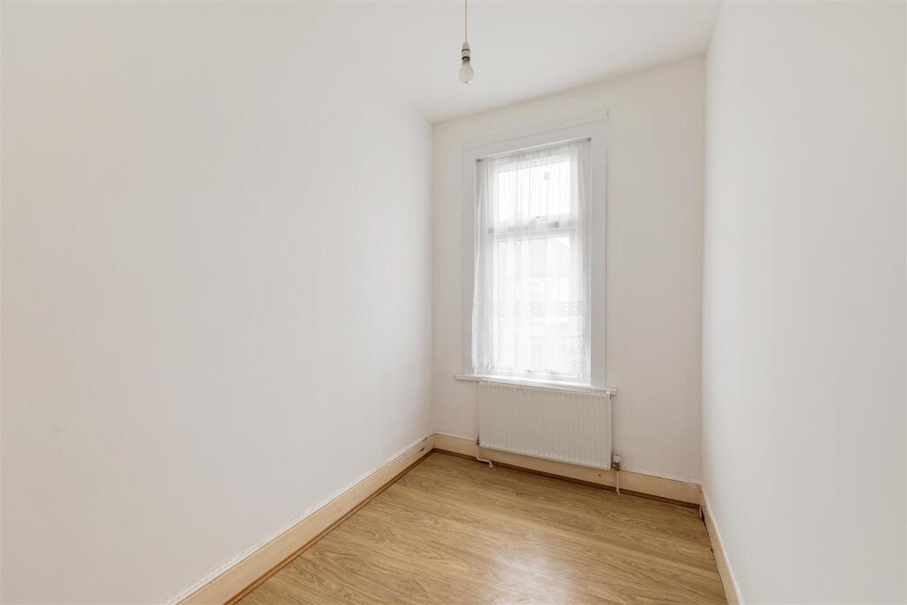 Theobald Road, E17