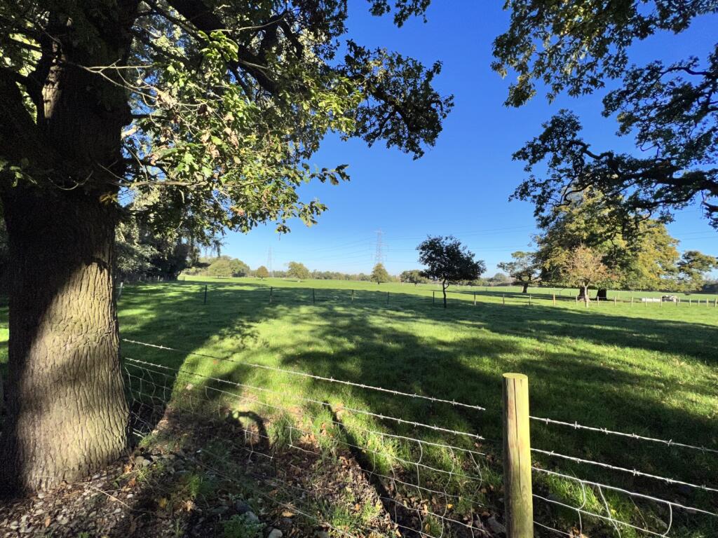 3C708D86-5583-4B43-B6EA-4CA1C71562BA