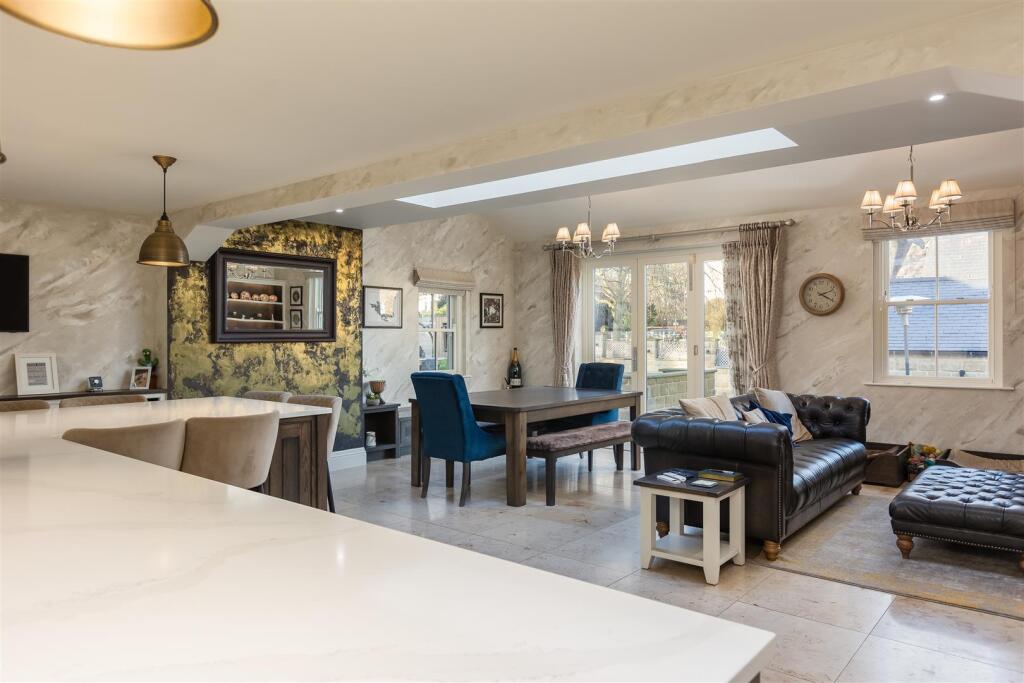 The Mount 20 Kitchen-7.jpg
