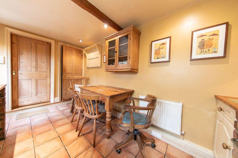 Kitchen breakfast area
