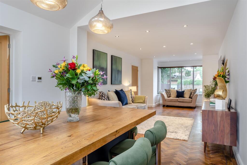 8665443-interior42.jpg