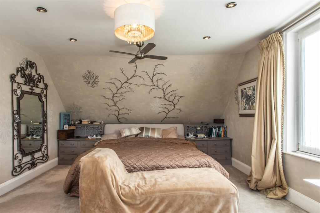 33 London Road92.jpg