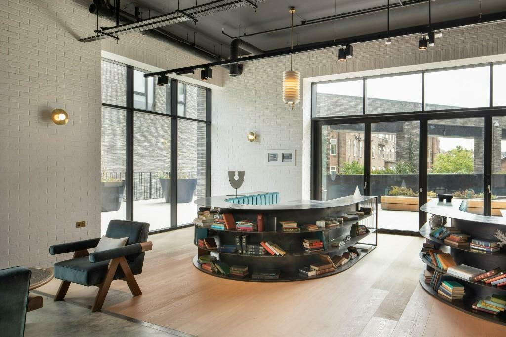 Lobby lounge