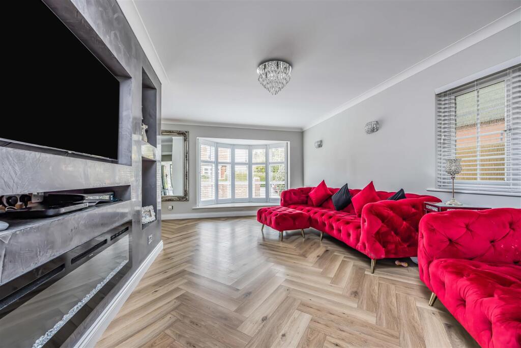 53 Fourth Avenue, Havant-Small-PorticoMarketing-So