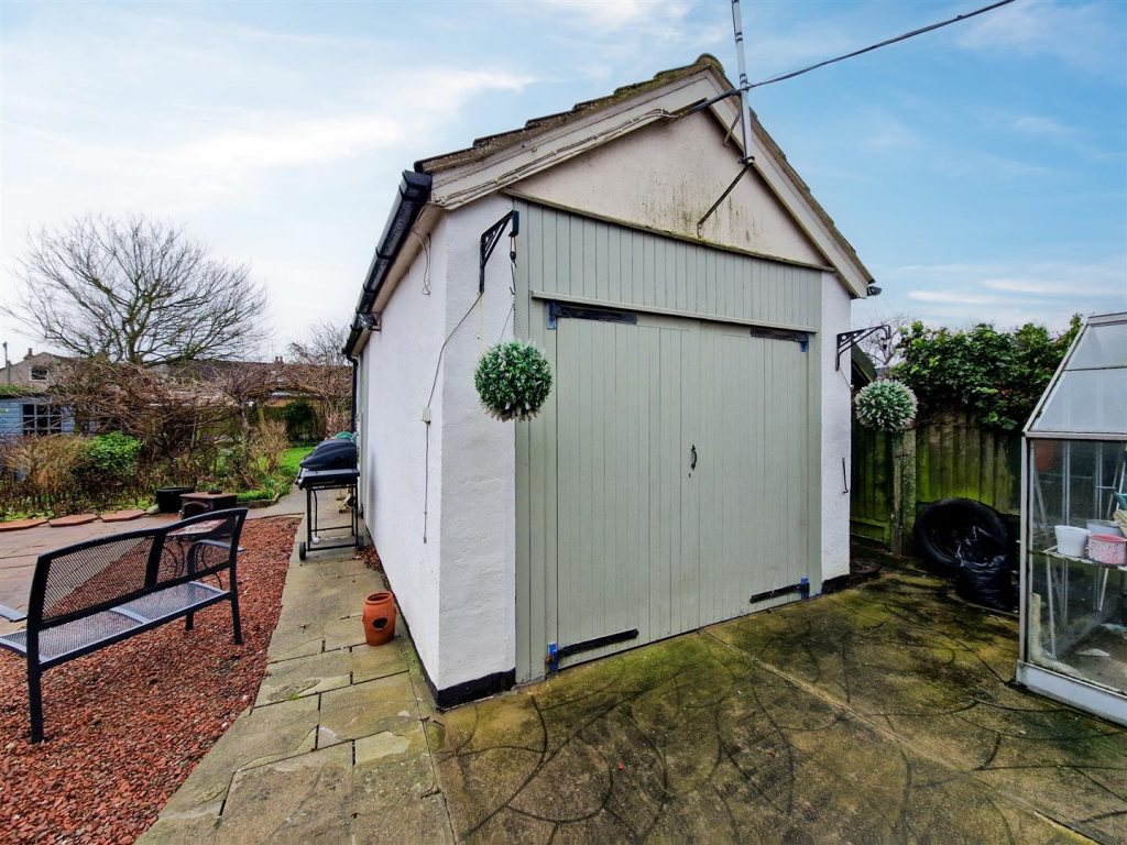 detached garage