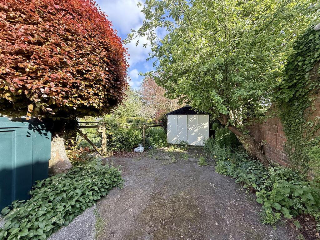 Detached Garage