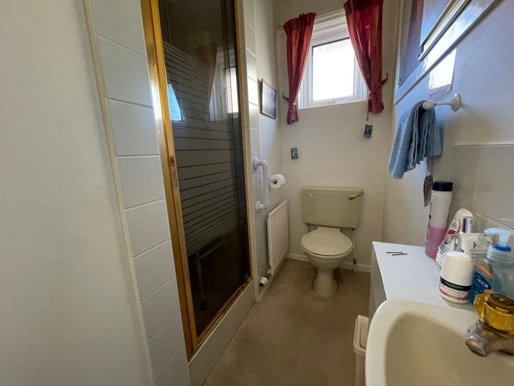 8- Shower Room