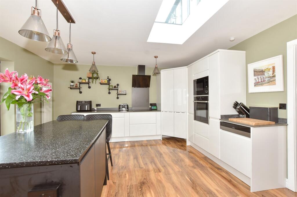 Kitchen/Breakfast Room