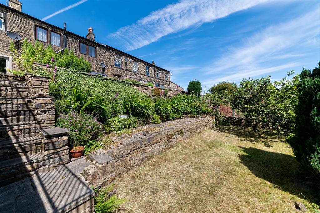 Front garden.jpg