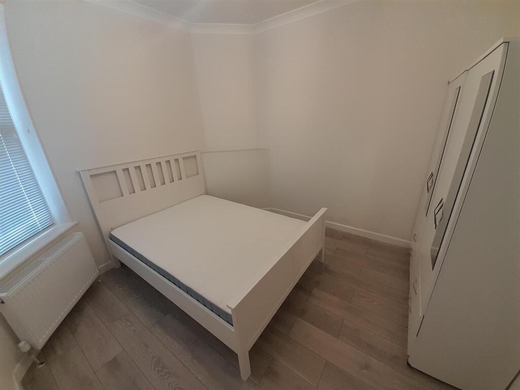 5. Bedroom 1.jpg
