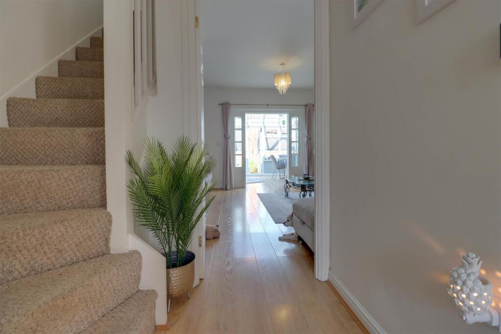 9 SMOLLETT PLACE-9.jpg