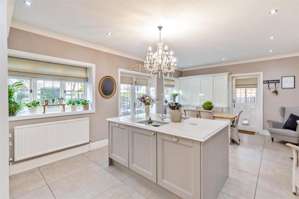 8670694-interior05.jpg