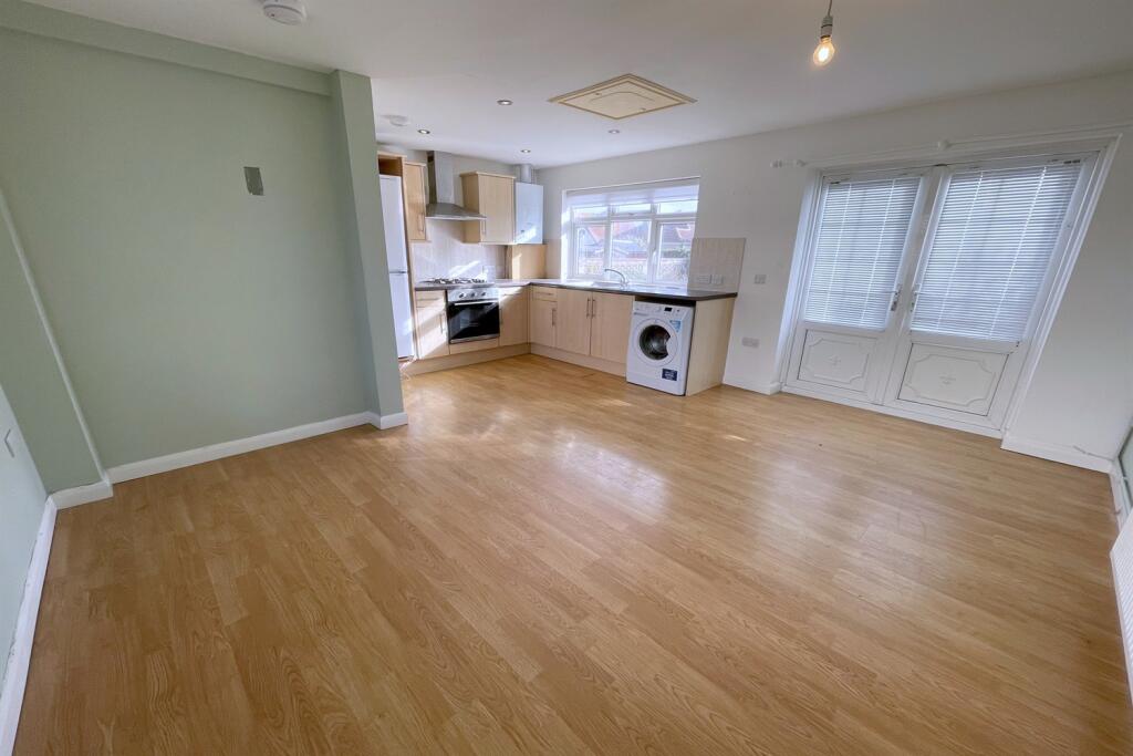 Hoddern Avenue, BN10