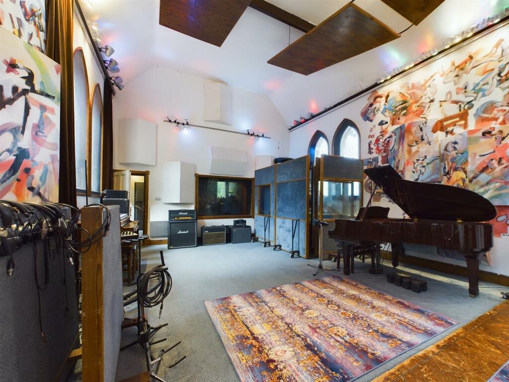 Live Room