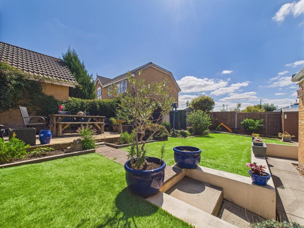 CAM02023G0-PR0161-STILL027