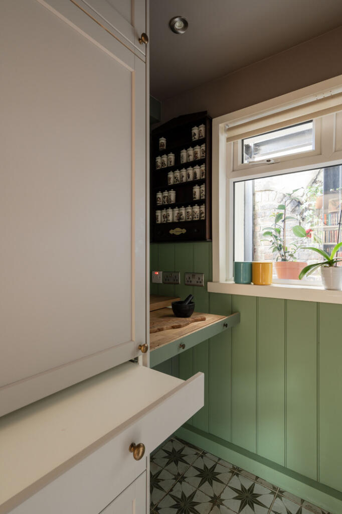 258420 - Lordship Lane, London SE22 - high res ...