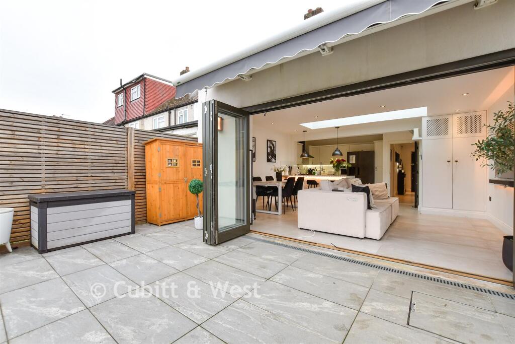 External Lifestyle Photograph